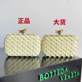 Picture of Bottega Veneta Handbags _SKUfw192821752fw